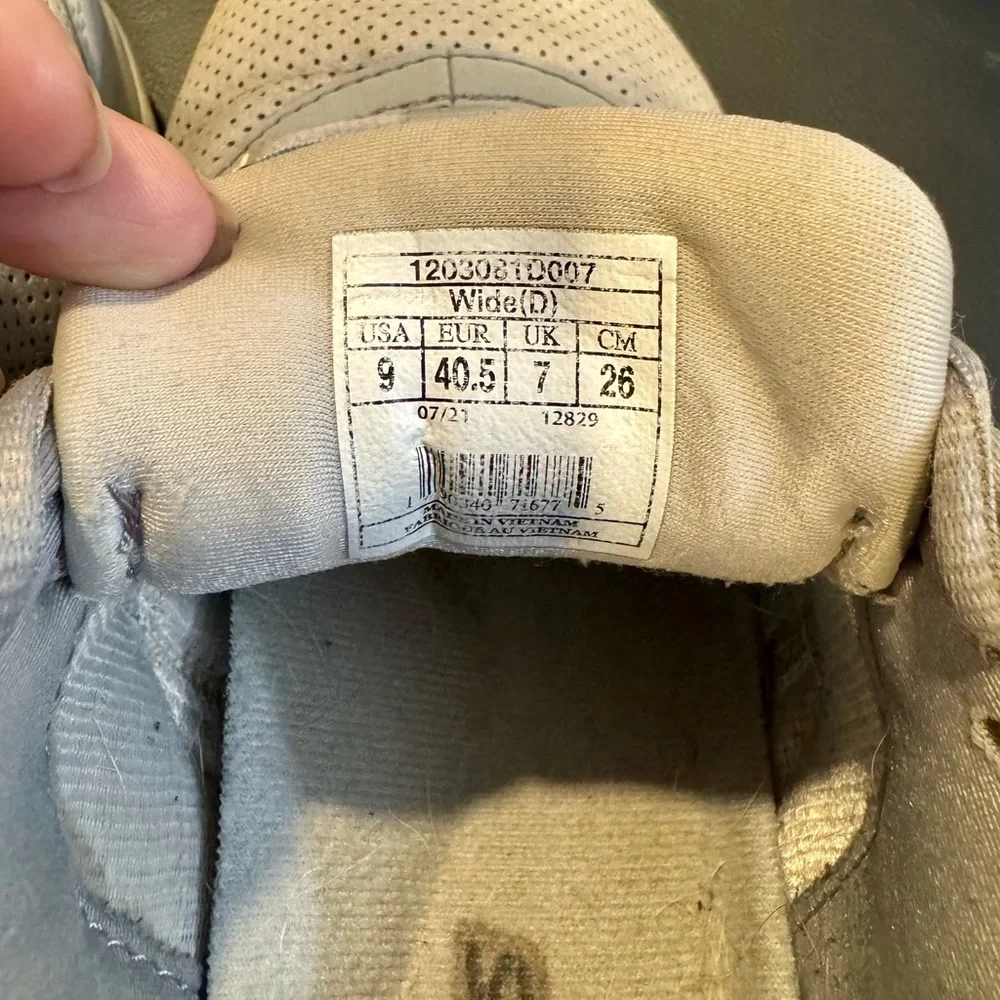 Brook’s Addiction Walker Suede Sneakers
Women’s Size 9 Wide - Picture 6 of 10